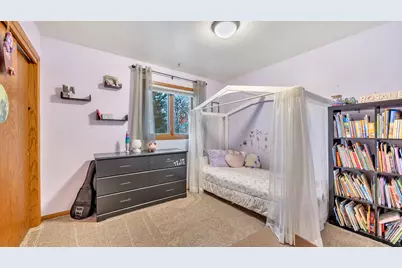 851  Linden St, Cleveland, WI 53015 - Photo 18