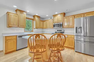 519 Sarah Dr, Fond du Lac, WI 54935 - Photo 6