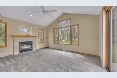 519  Sarah Dr, Fond du Lac, WI 54935 - Photo 8