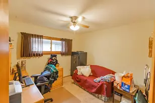 3410 S 10th Pl, Sheboygan, WI 53081 - Photo 10