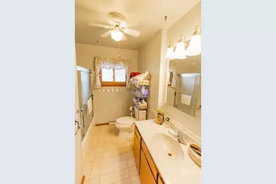 3410 S 10th Pl, Sheboygan, WI 53081 - Photo 12
