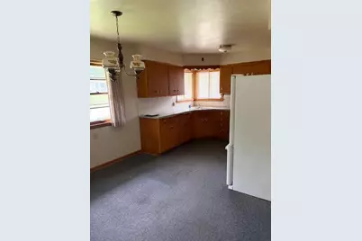 717  Cloute St, Fort Atkinson, WI 53538 - Photo 8