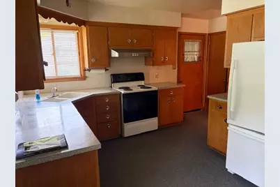 717  Cloute St, Fort Atkinson, WI 53538 - Photo 10