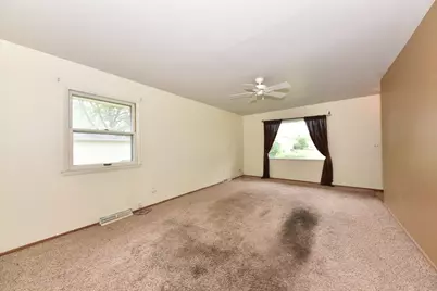 N87W17833  Shepherd Dr, Menomonee Falls, WI 53051 - Photo 4