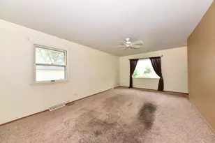 N87W17833 Shepherd Dr, Menomonee Falls, WI 53051 - Photo 4