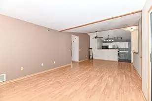 8200 Lexington Pl, Pleasant Prairie, WI 53158 - Photo 10