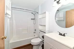 8200 Lexington Pl, Pleasant Prairie, WI 53158 - Photo 22