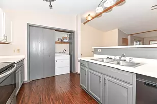 8200 Lexington Pl, Pleasant Prairie, WI 53158 - Photo 14