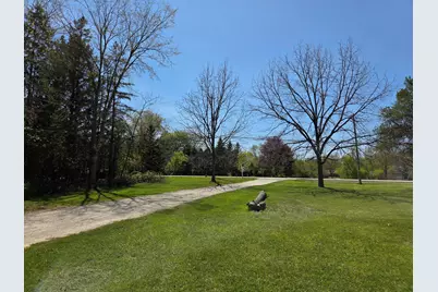 4120 S 124th St, Greenfield, WI 53228 - Photo 8