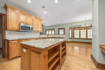 N52W16816  Oak Ridge Trl, Menomonee Falls, WI 53051 - Photo 8