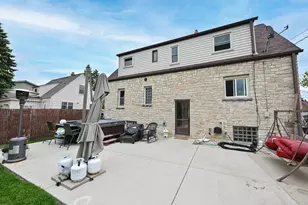 5949 S 31st St, Greenfield, WI 53221 - Photo 26