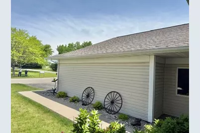 400 S Rice St #2, Whitewater, WI 53190 - Photo 4