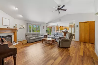1616  Sandstone Ln, Howards Grove, WI 53083 - Photo 8