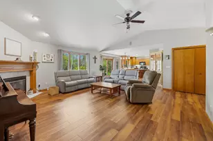 1616 Sandstone Ln, Howards Grove, WI 53083 - Photo 8