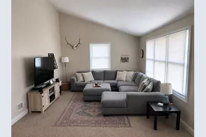 10226 W Steeple View Ln, Franklin, WI 53132 - Photo 2