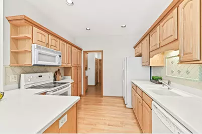 2325  Caribou Ln, Grafton, WI 53024 - Photo 12