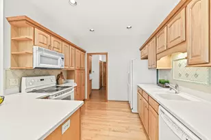 2325 Caribou Ln, Grafton, WI 53024 - Photo 12