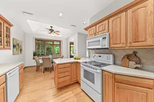 2325 Caribou Ln, Grafton, WI 53024 - Photo 14