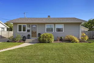 1715 84th Pl, Kenosha, WI 53143 - Photo 2
