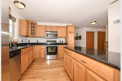 606 E Emily Ave, Elkhorn, WI 53121 - Photo 10