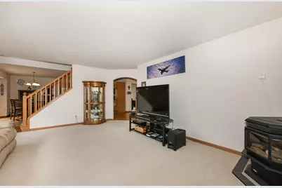 606 E Emily Ave, Elkhorn, WI 53121 - Photo 6