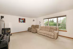 606 E Emily Ave, Elkhorn, WI 53121 - Photo 4