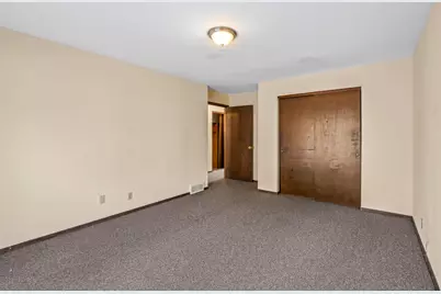2020 W Good Hope Rd, Glendale, WI 53209 - Photo 6