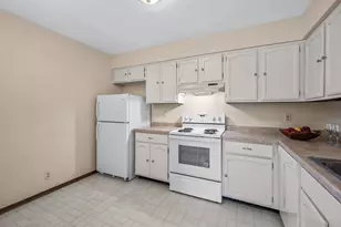 2020 W Good Hope Rd, Glendale, WI 53209 - Photo 10