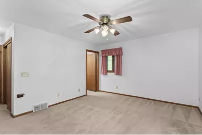 611  Maple Crest Ln, Watertown, WI 53094 - Photo 18