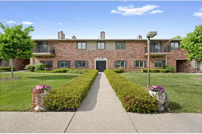 N84W15979  Menomonee Ave #109, Menomonee Falls, WI 53051 - Photo 2