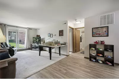 N84W15979  Menomonee Ave #109, Menomonee Falls, WI 53051 - Photo 6