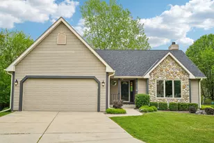 2423 Judith Ln, Waukesha, WI 53188 - Photo 2