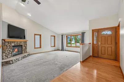 2423  Judith Ln, Waukesha, WI 53188 - Photo 8