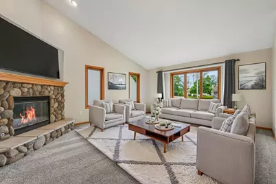 2423  Judith Ln, Waukesha, WI 53188 - Photo 4