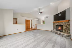 2423 Judith Ln, Waukesha, WI 53188 - Photo 6