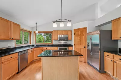 2423  Judith Ln, Waukesha, WI 53188 - Photo 12