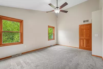 2423  Judith Ln, Waukesha, WI 53188 - Photo 18