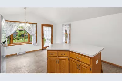 1711 W Mill Rd, Glendale, WI 53209 - Photo 12