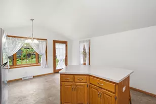 1711 W Mill Rd, Glendale, WI 53209 - Photo 12
