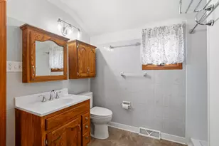 1711 W Mill Rd, Glendale, WI 53209 - Photo 20