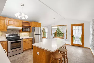 1711 W Mill Rd, Glendale, WI 53209 - Photo 10