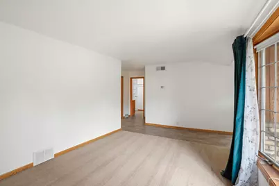 1711 W Mill Rd, Glendale, WI 53209 - Photo 8