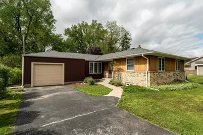 1711 W Mill Rd, Glendale, WI 53209 - Photo 2