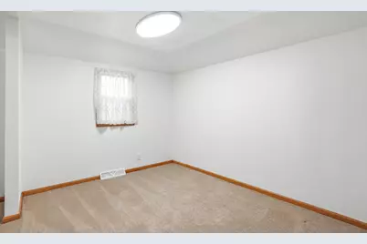 1711 W Mill Rd, Glendale, WI 53209 - Photo 18