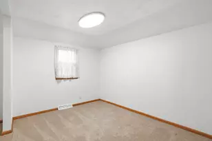 1711 W Mill Rd, Glendale, WI 53209 - Photo 18
