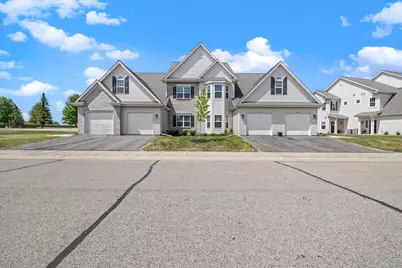 1881  Woodland Way #420-1, Slinger, WI 53086 - Photo 2