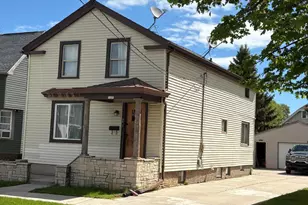 1221 S 12th St, Manitowoc, WI 54220 - Photo 1