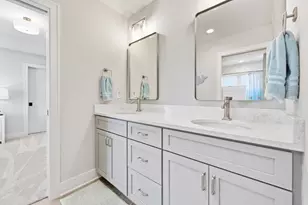 10009 W Farmdale Estates Ct, Mequon, WI 53097 - Photo 48