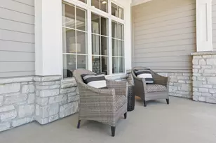 10009 W Farmdale Estates Ct, Mequon, WI 53097 - Photo 6