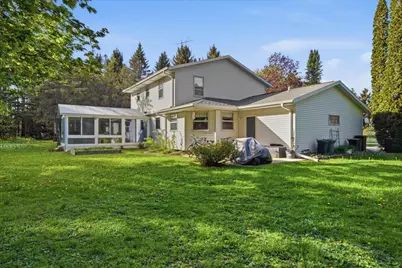 W1479  Meadow View Ct, Sheboygan, WI 53070 - Photo 30